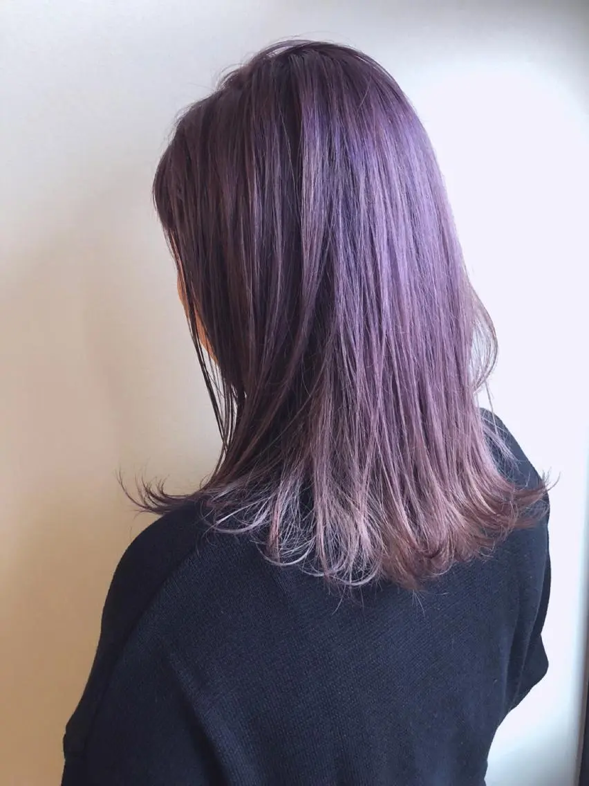 セミロング パープルカラー peige 斉藤✨大人ヘアー✨のヘアスタイル