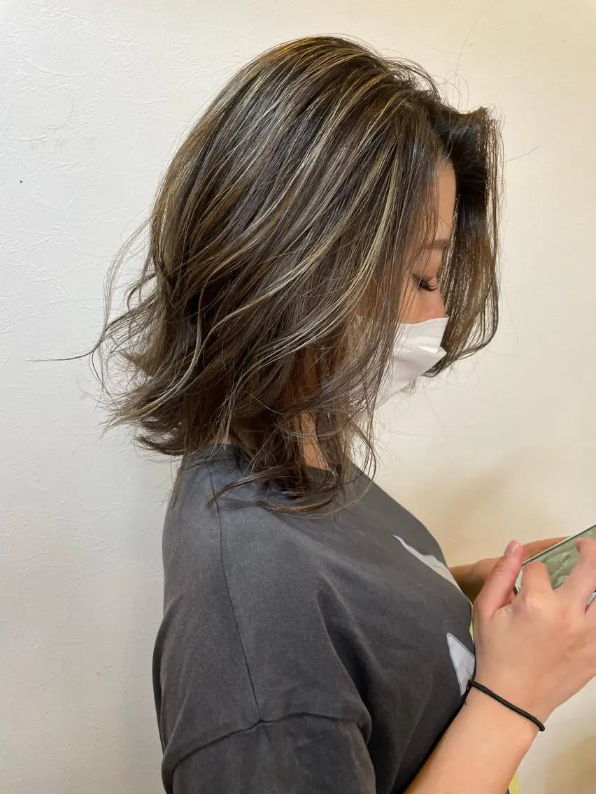 ミディアム カラー ヘアアレンジ ハイライトカラー 外国人風カラー ハイライト 🎗秋山勇/ GEAR.代表のヘアスタイル