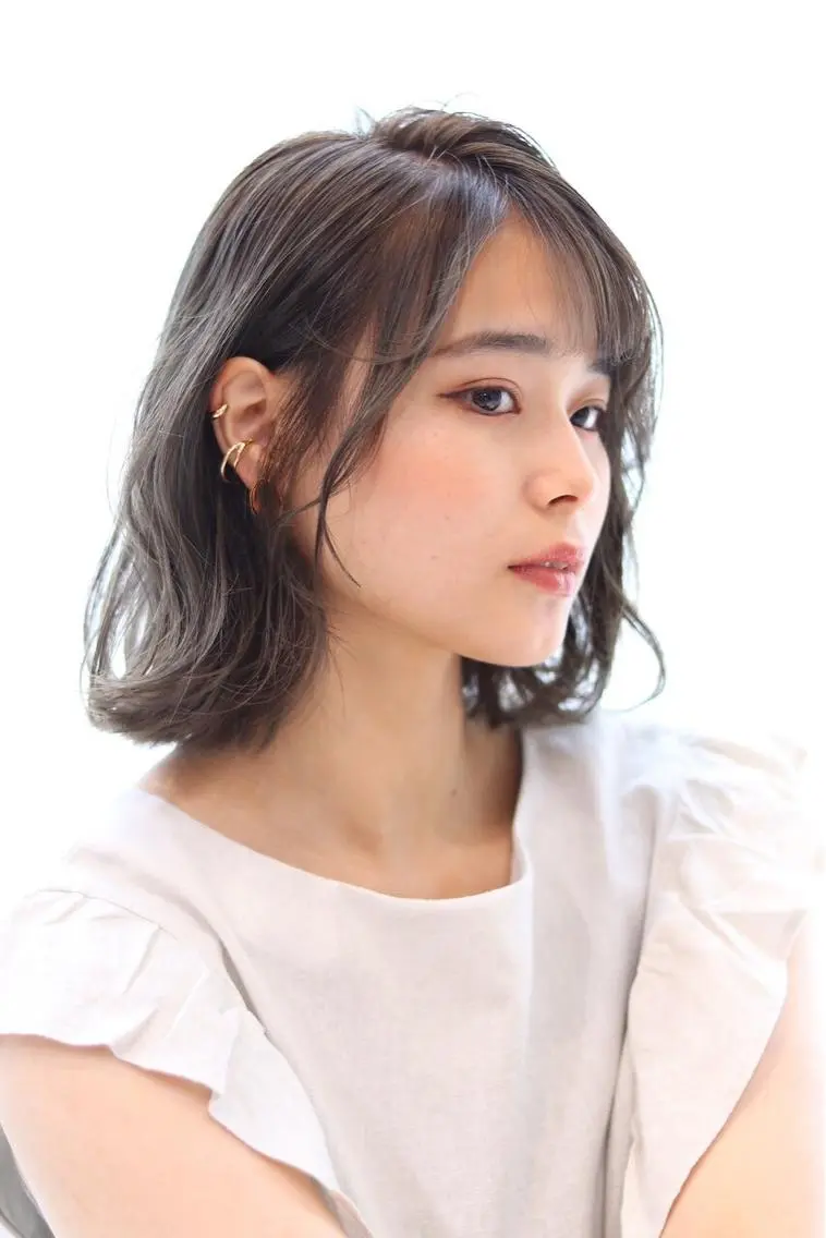ミディアム 及川まき オリーブ グレージュカラー♪のヘアスタイル