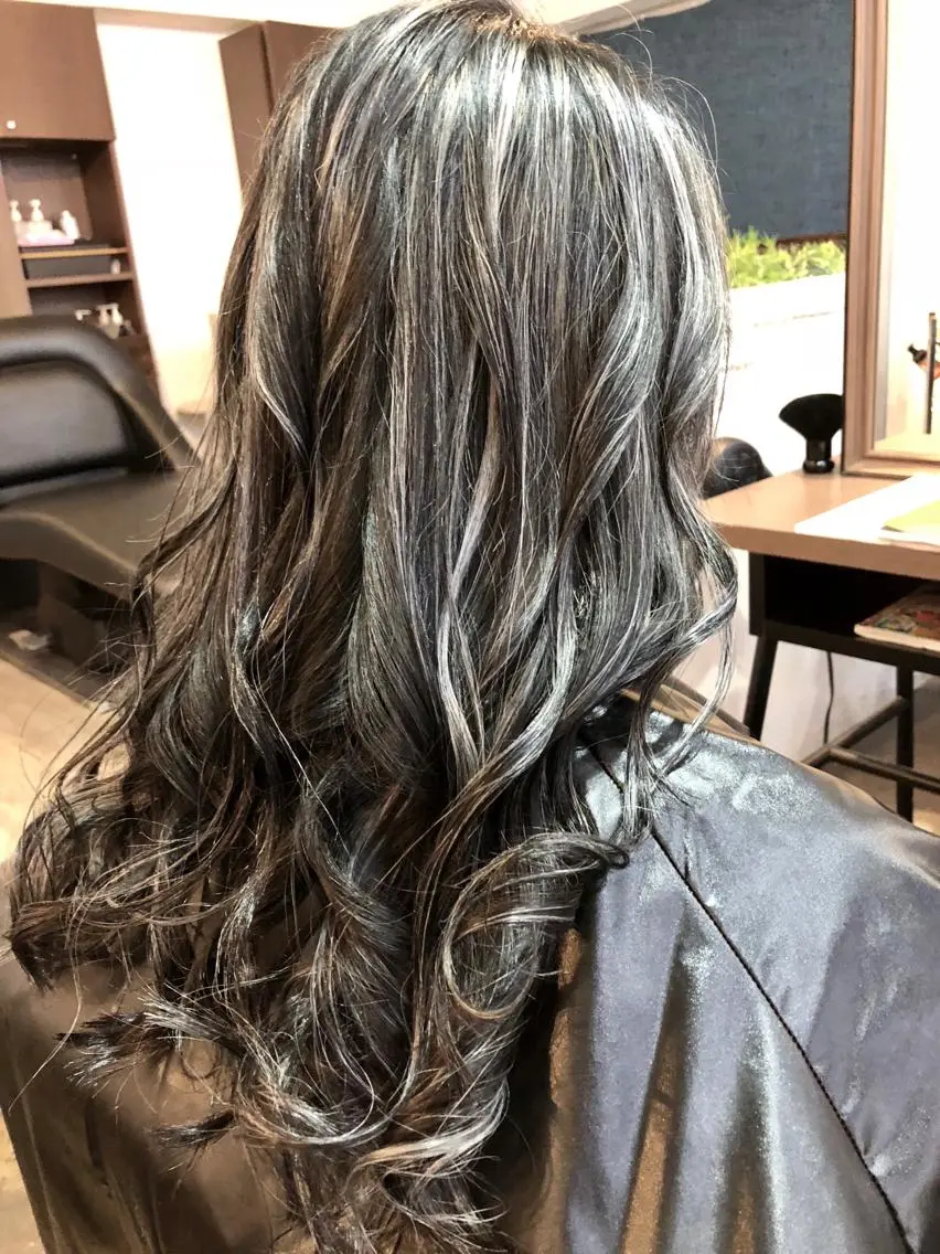 ロング 吉田 典弘のヘアスタイル