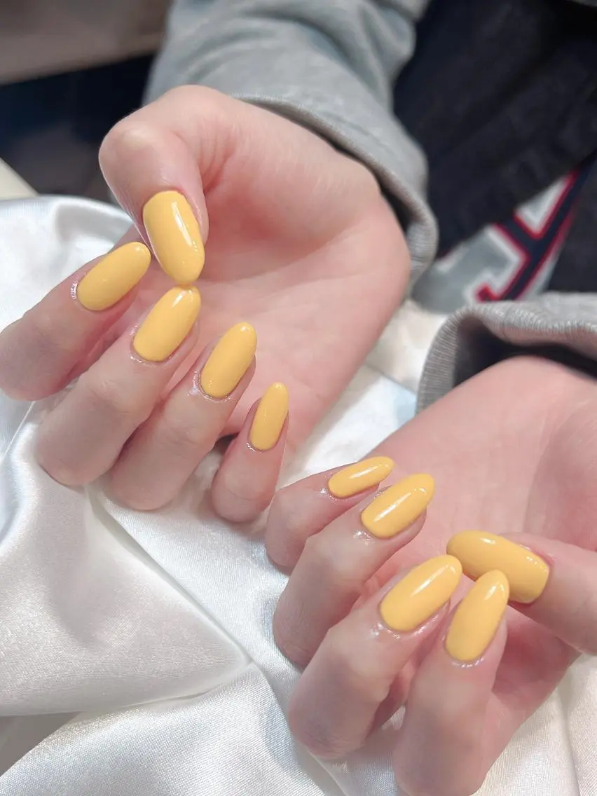 ネイル ワンカラーネイル 春ネイル 黄色 bijou nails 蓮のネイルデザイン
