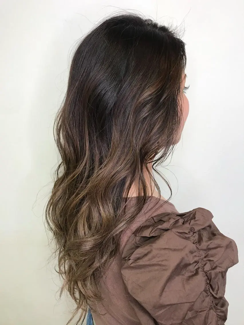 ロング 鶴﨑 美優亜のヘアスタイル