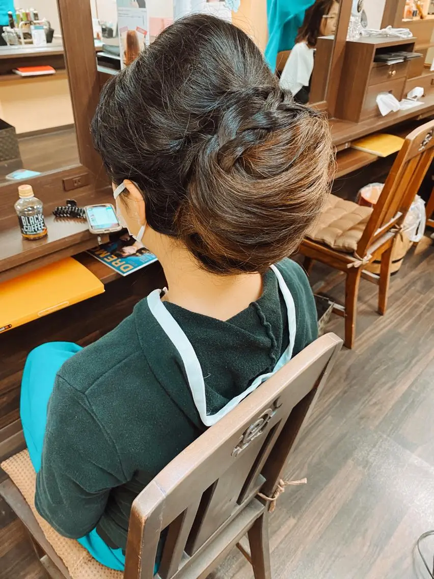ロング ヘアアレンジ ヘアセット 泉 汐織のヘアスタイル