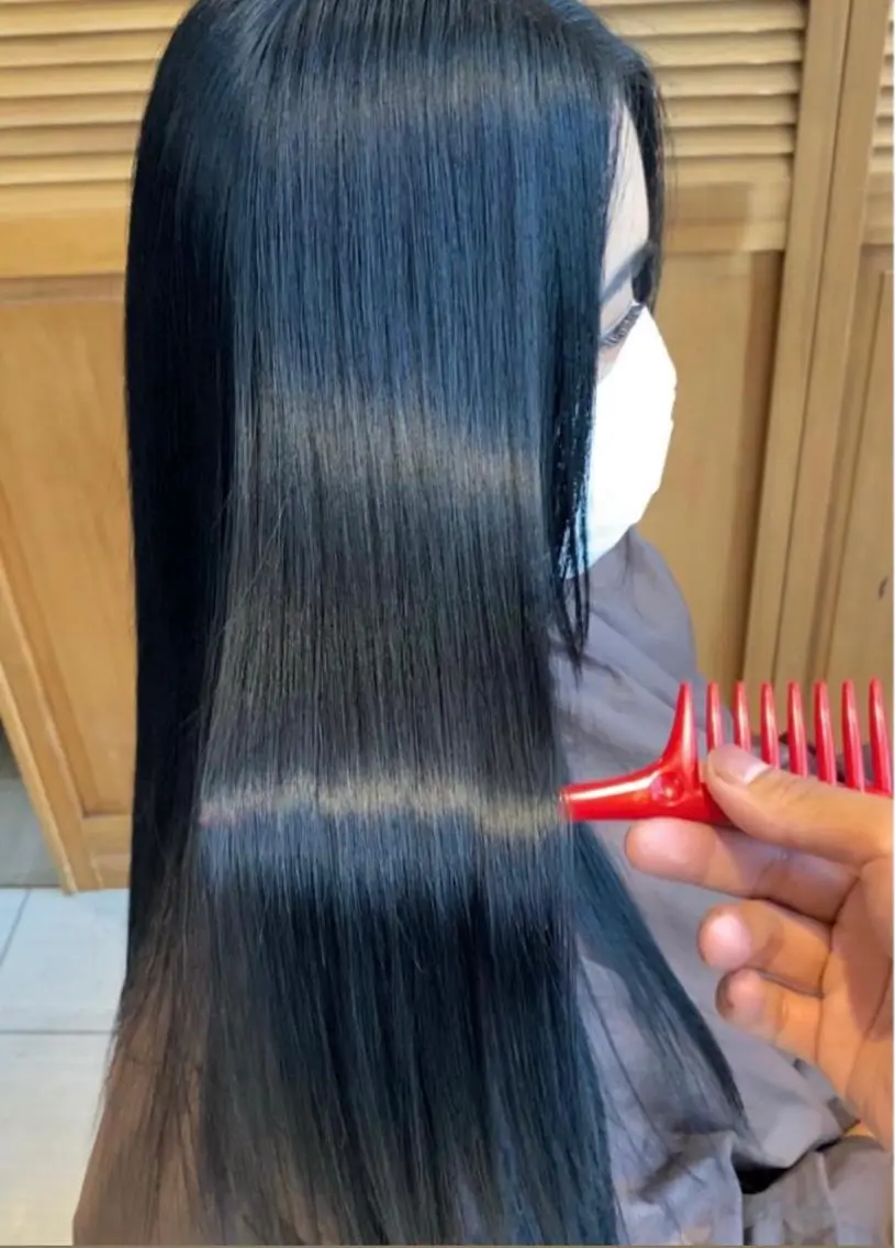 ロング カラー 黒髪 ブルーカラー ブルーブラック 比嘉 翼のヘアスタイル