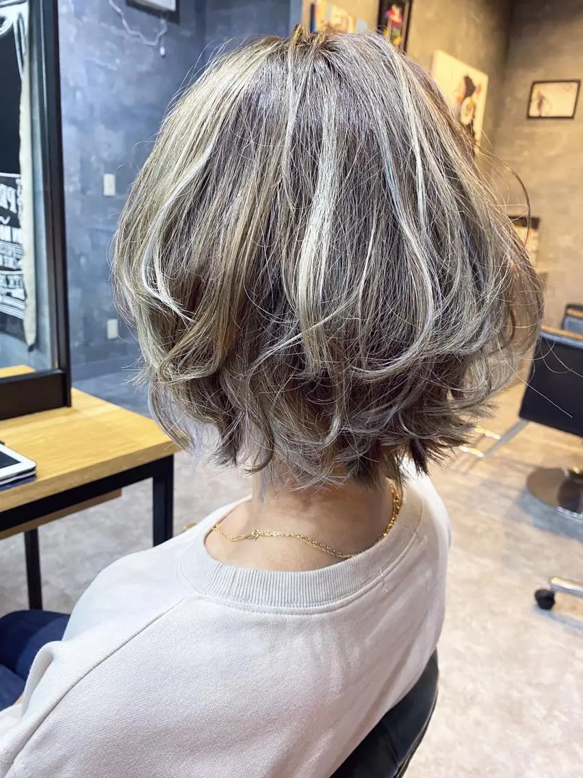 ショート カラー 加藤 琢也のヘアスタイル