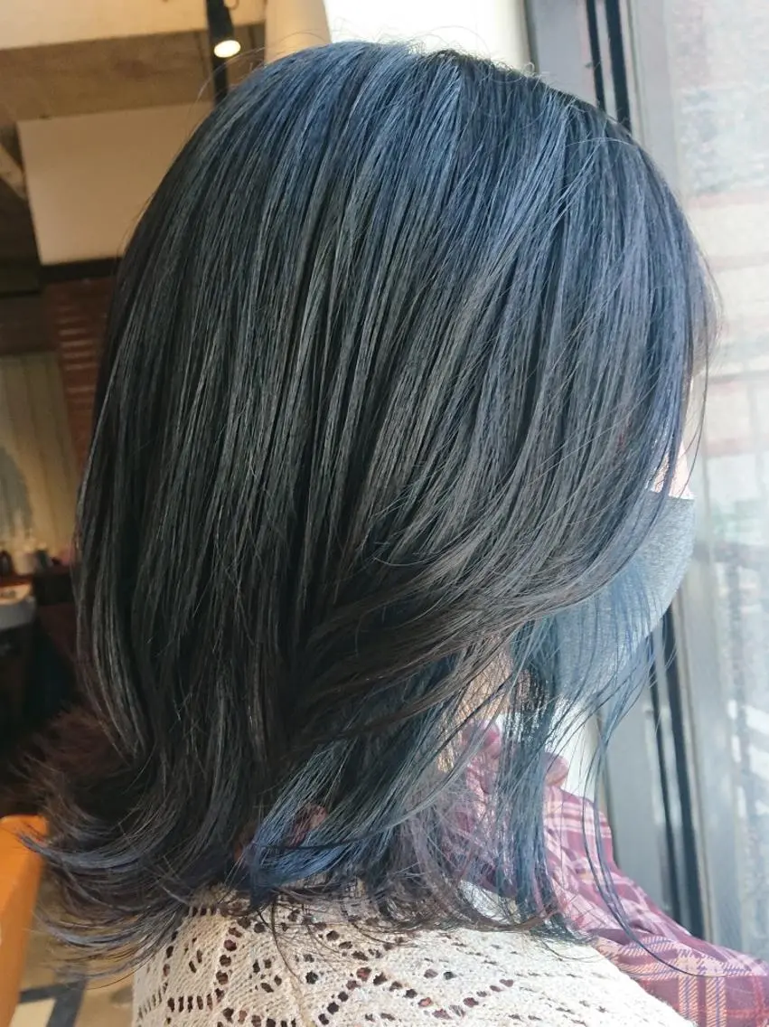 ミディアム alushe 岡 陽子のヘアスタイル