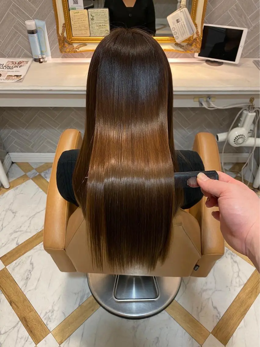 ロング ヘアカラー 縮毛矯正 トリートメント レイヤー🤍 ベージュ🤍 聖奈のヘアスタイル