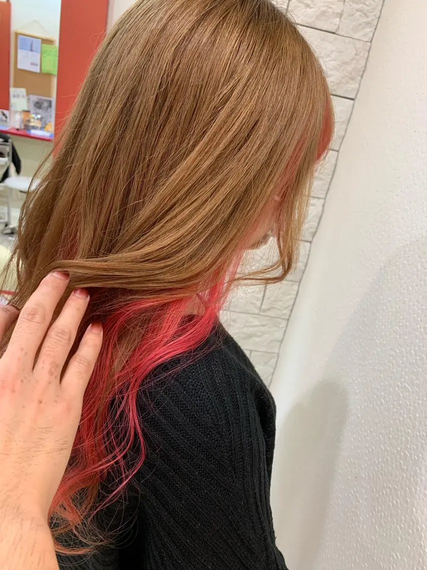 ロング カラー ヘアアレンジ ピンクカラー ヘアカラー 今村公介 ブリーチ特化、派手髪のヘアスタイル