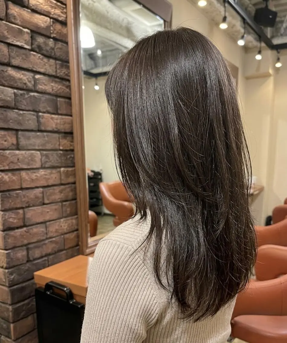 ミディアム レイヤーカット カット ヘアカラー トリートメント ヘッドスパ flencia 丸 和博|カットのヘアスタイル