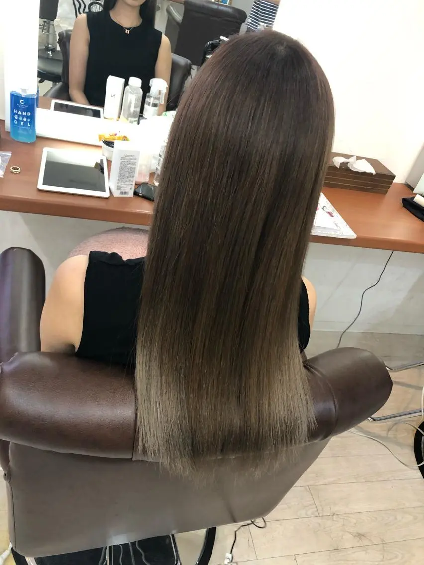 ロング カラー ブリーチ トリートメント カット ヘアカラー トリートメント ヘアセット Aujua ソムリエ 勝又舞夏のヘアスタイル
