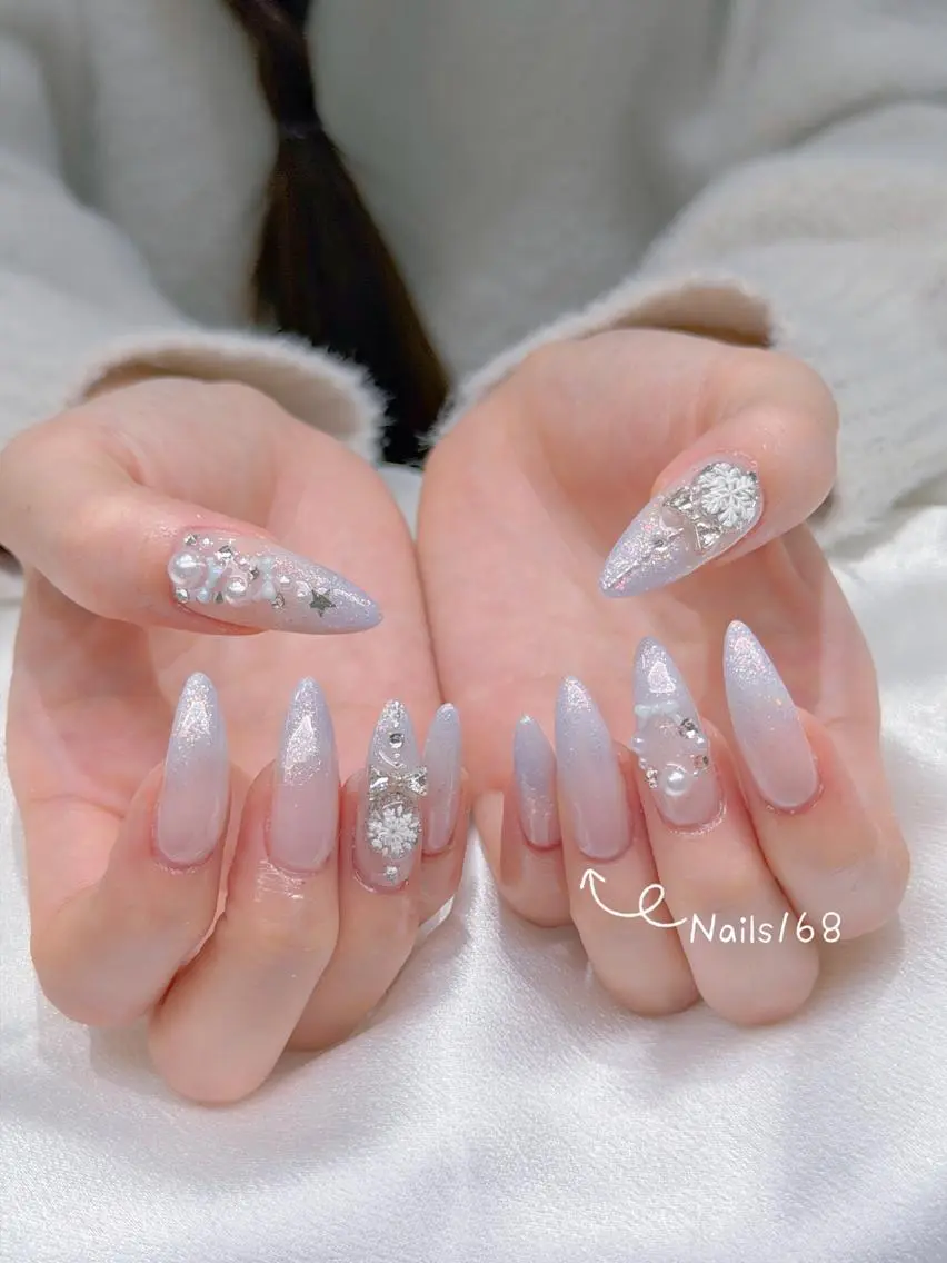 ネイル オーロラネイル ブルー チークネイル フットネイル フレンチネイル ハンドネイル NAILS168 新大久保店のネイルデザイン