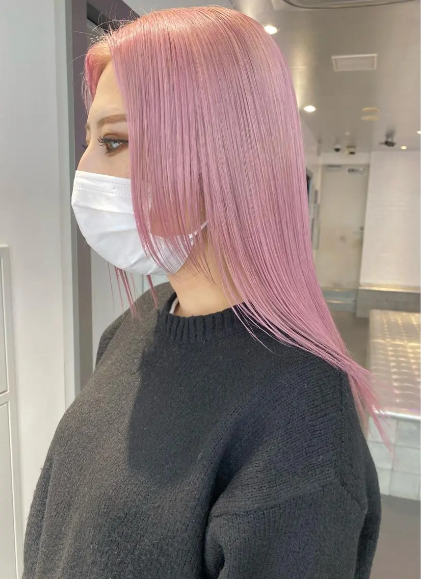 セミロング カラー ネイル ベージュカラー ラベンダーカラー ピンクカラー ピンクベージュ ピンクラベンダー ヘアカラー 🎨ハイトーン/ 切りっぱなし みつきのヘアスタイル