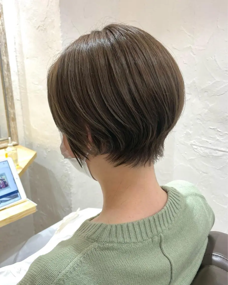 ショート カラー 切りっぱなしボブ 透明感カラー デザインカラー インナーカラー ボブ 髪質改善 縮毛矯正/ レイヤー/銀座/本木のヘアスタイル