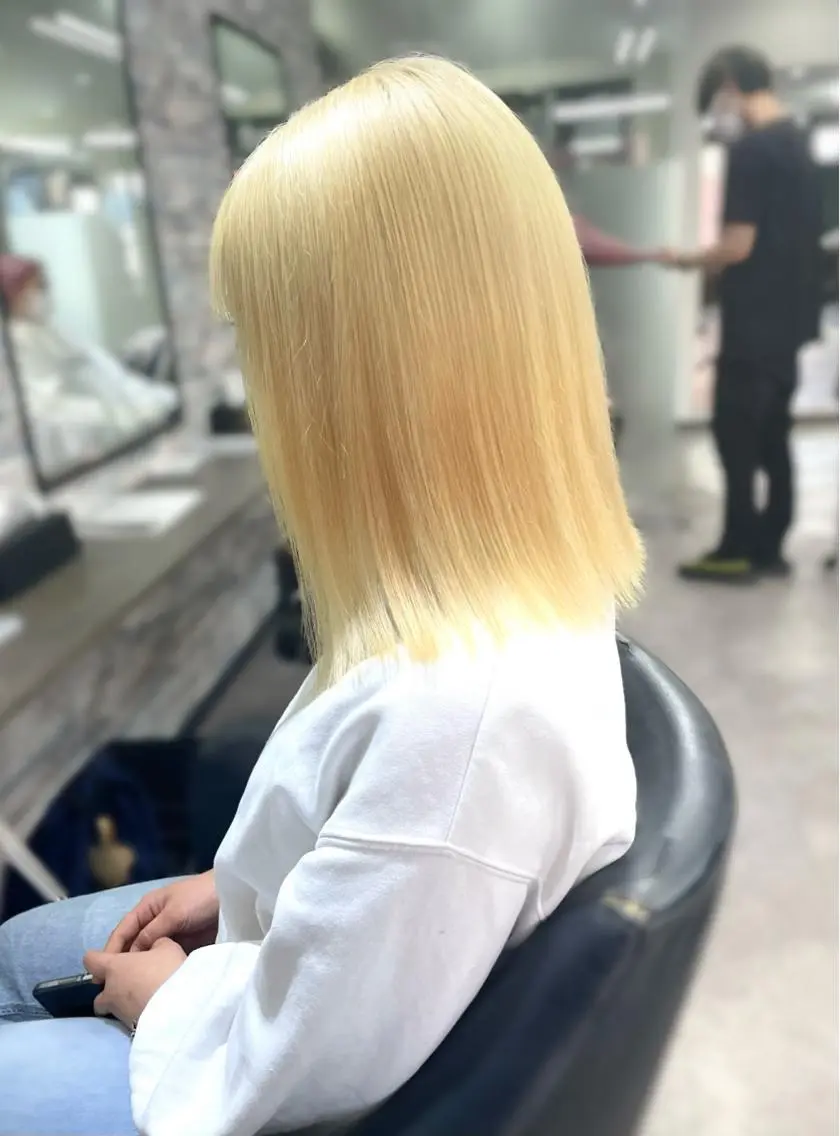 ミディアム カラー ヘアカラー トリートメント ハイトーンエクステ 🎩カズキ🎩のヘアスタイル