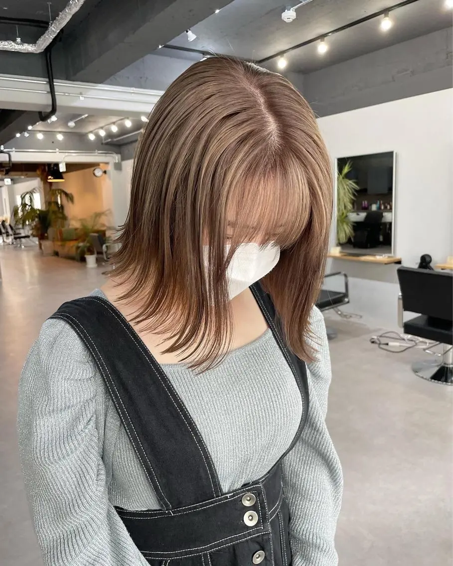 ミディアム カラー ミルクティーベージュ ❤︎レイヤー　MIAのヘアスタイル
