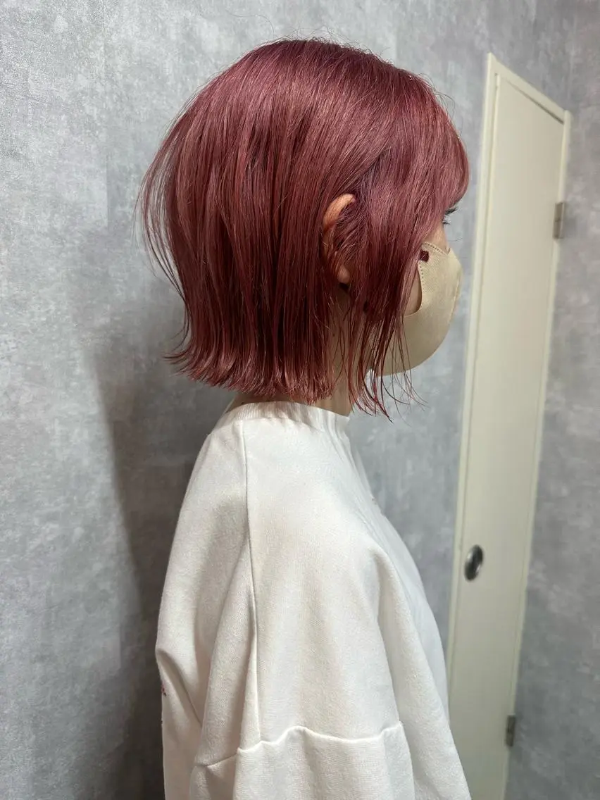 ショート 切りっぱなしボブ ショートボブ ハンサムショート 丸みショート アッシュ カット ヘアカラー トリートメント モテ髪/ボブ/ショー ト/アダチフウトのヘアスタイル