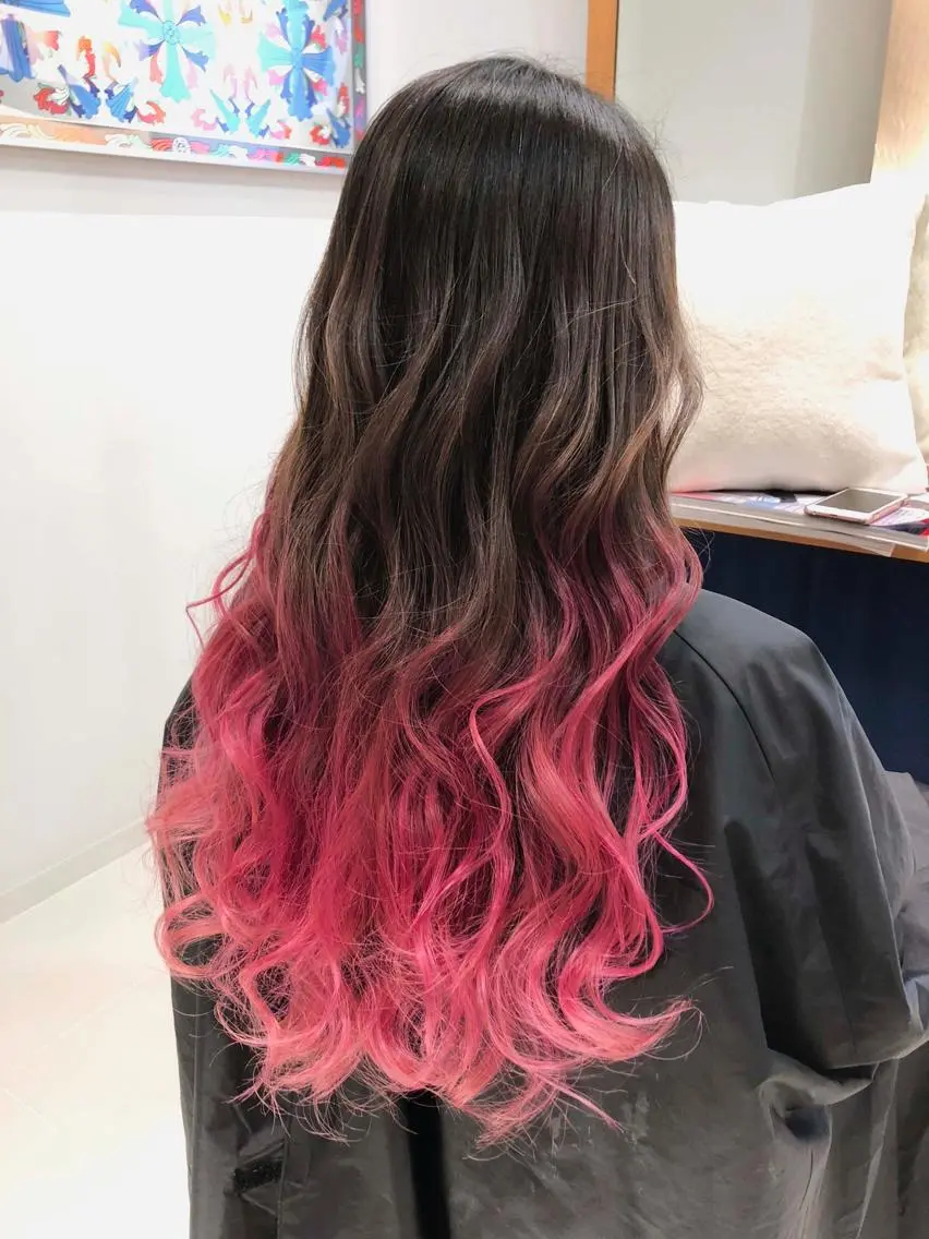 ロング カラー グラデーションカラー レッドカラー Days 透明感カラーのヘアスタイル