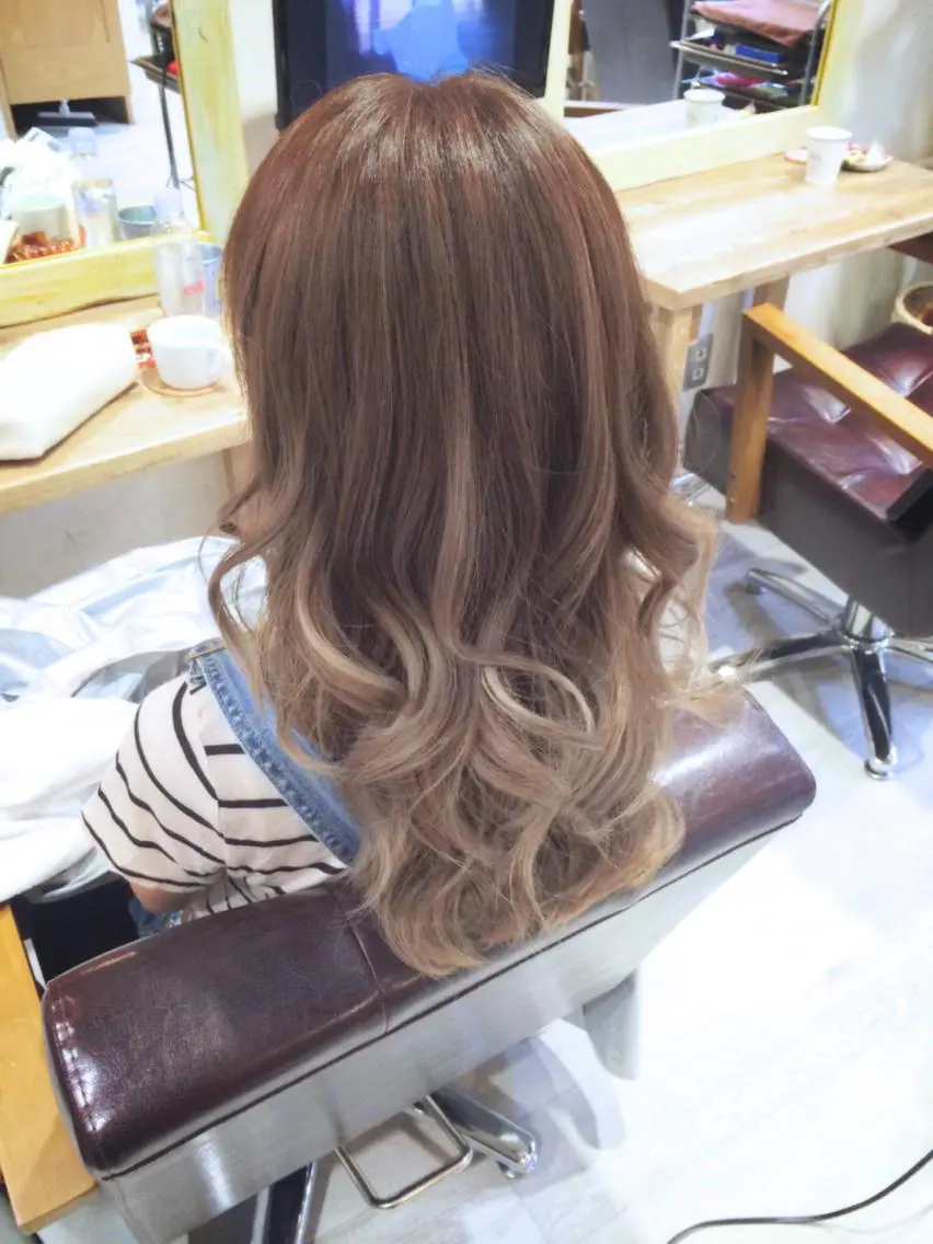 セミロング カラー パーマ ヘアアレンジ メンズ キッズ ネイル マツエク・マツパ ヘアカラー バレイヤージュ/ 髪質改善/渡邉悟🌱のヘアスタイル