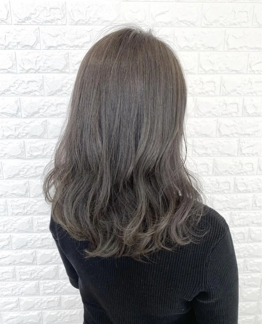 ミディアム カラー アッシュ アッシュグレー アッシュグレージュ 透明感カラー グレージュ カット ヘアカラー 高木 麻知子のヘアスタイル