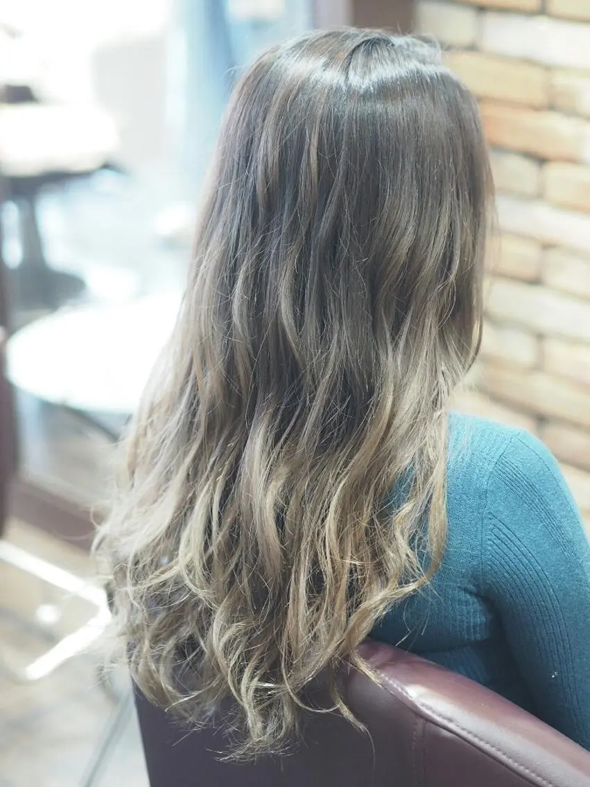 ロング カラー グラデーションカラー 辻 竜也　のヘアスタイル
