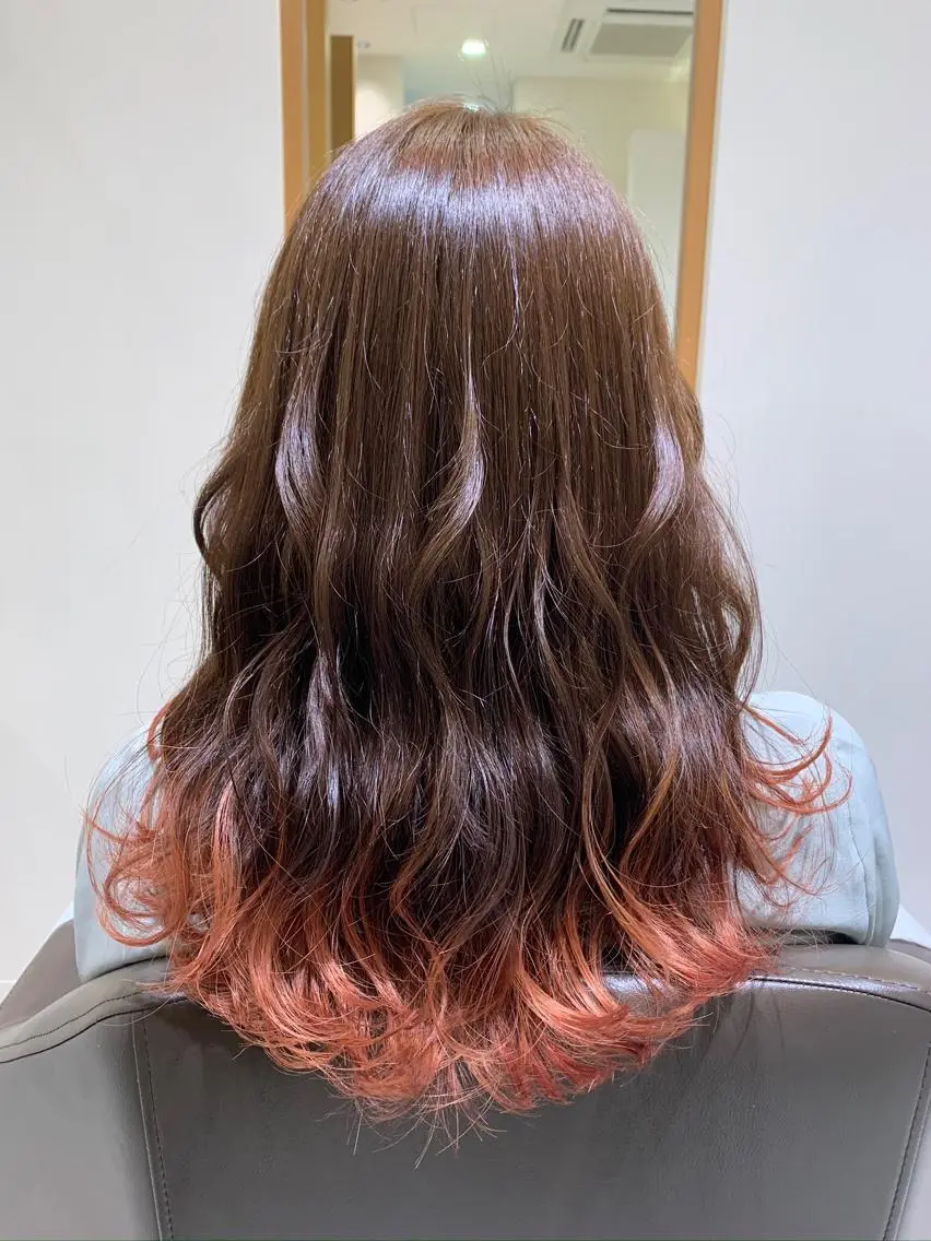 ロング ARMONY秋山輝也 コテ巻き風パーマ特化のヘアスタイル
