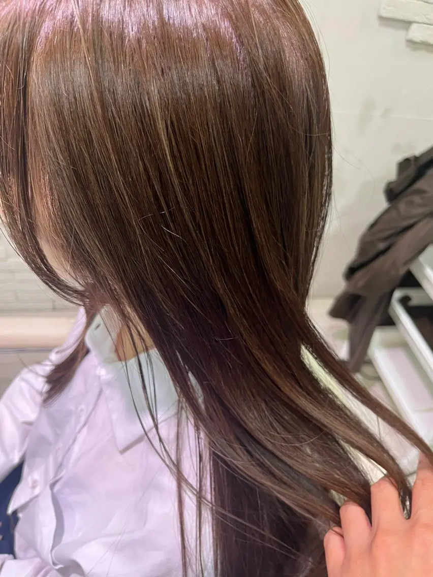 ロング ハイライト 坂口 愛のヘアスタイル