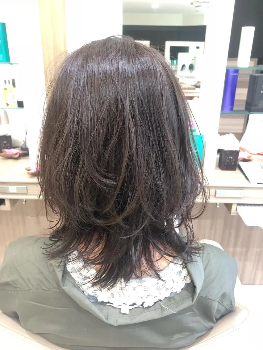 ミディアム カット ヘアカラー トリートメント ママ美容師⭐️ シモダイラ ヒデミのヘアスタイル