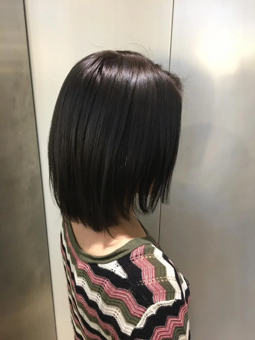 カラー ダークグレー 天野 利咲のヘアスタイル