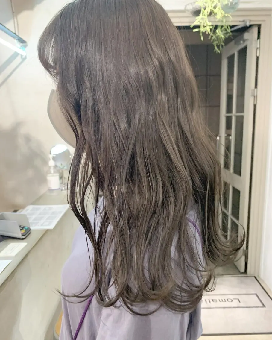 ロング カラー ハイトーンボブ 前田 表参道　グレージュのヘアスタイル