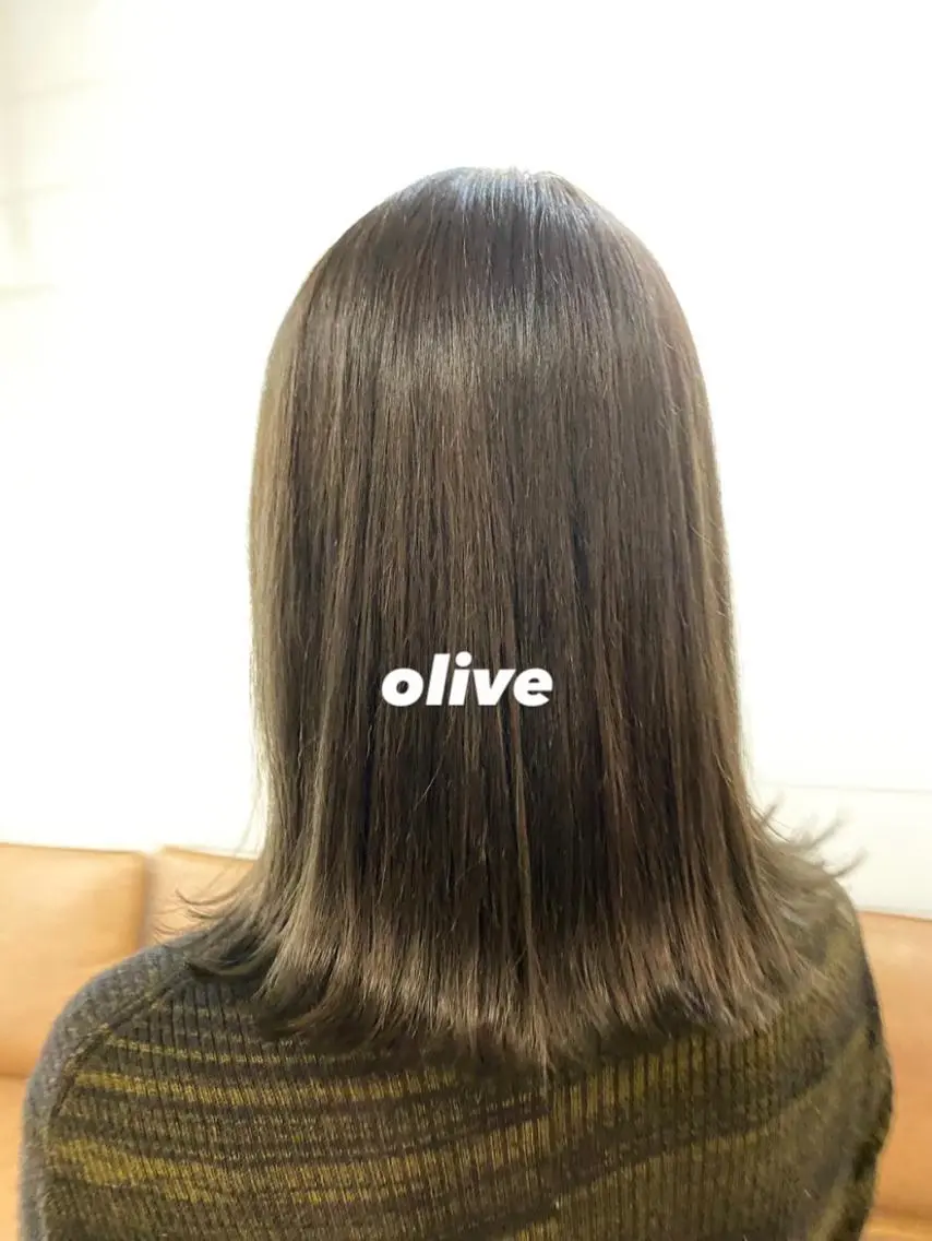 カラー ブリーチ ブリーチなしカラー オリーブカラー 新美 千奈のヘアスタイル