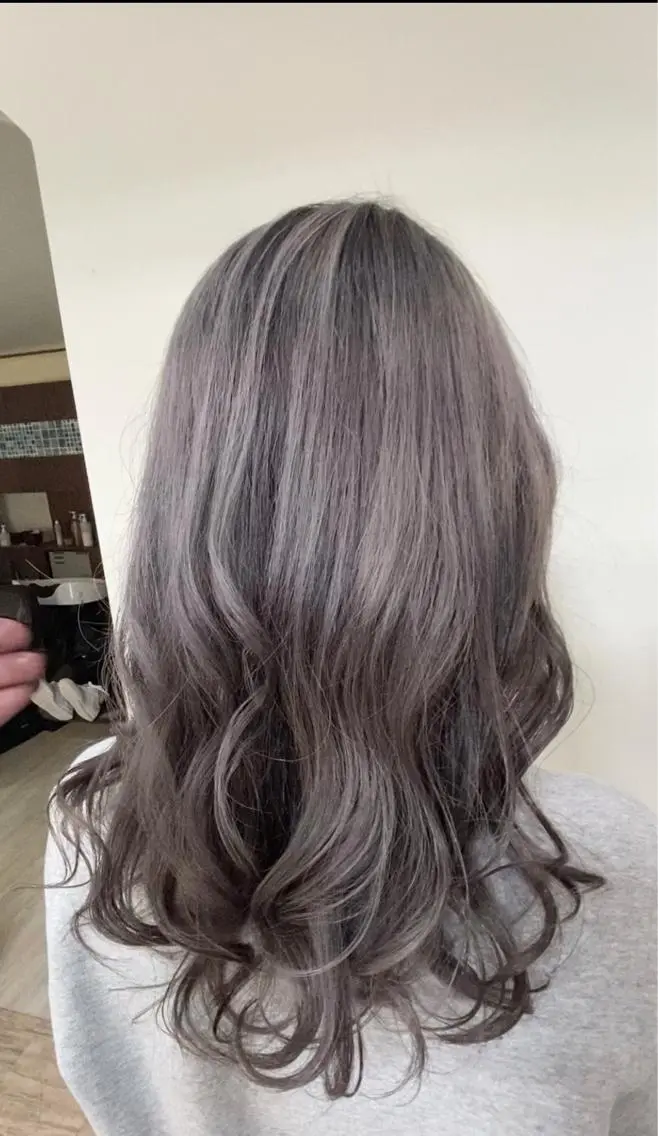 カラー SALOWIN栄 高須大貴のヘアスタイル