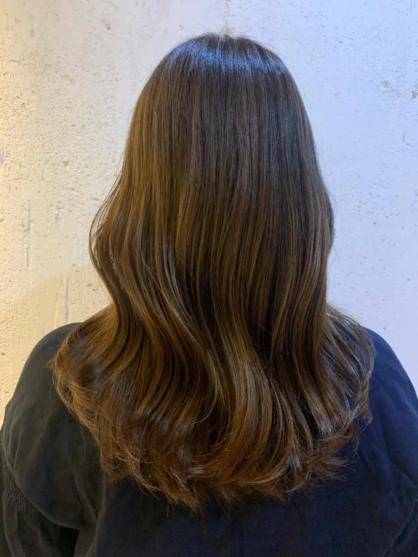 セミロング カラー ヘアカラー トリートメント EIGHT 中川原 菜々子のヘアスタイル