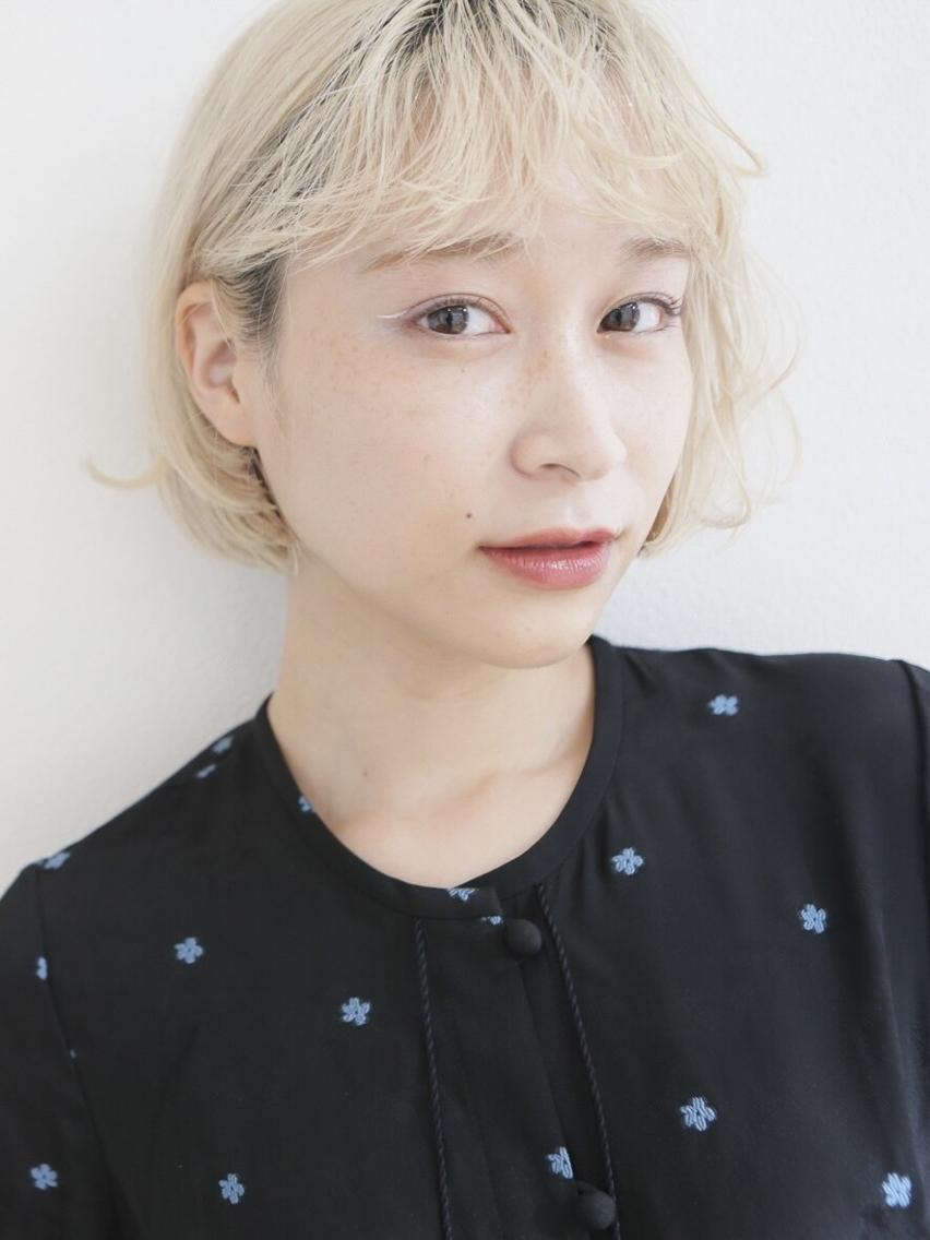 ショート ミストバング ボブ 天使の羽バング・フェザーバング ハイライト ショートヘア トップスタイリスト ✨KIRIKA中野✨のヘアスタイル