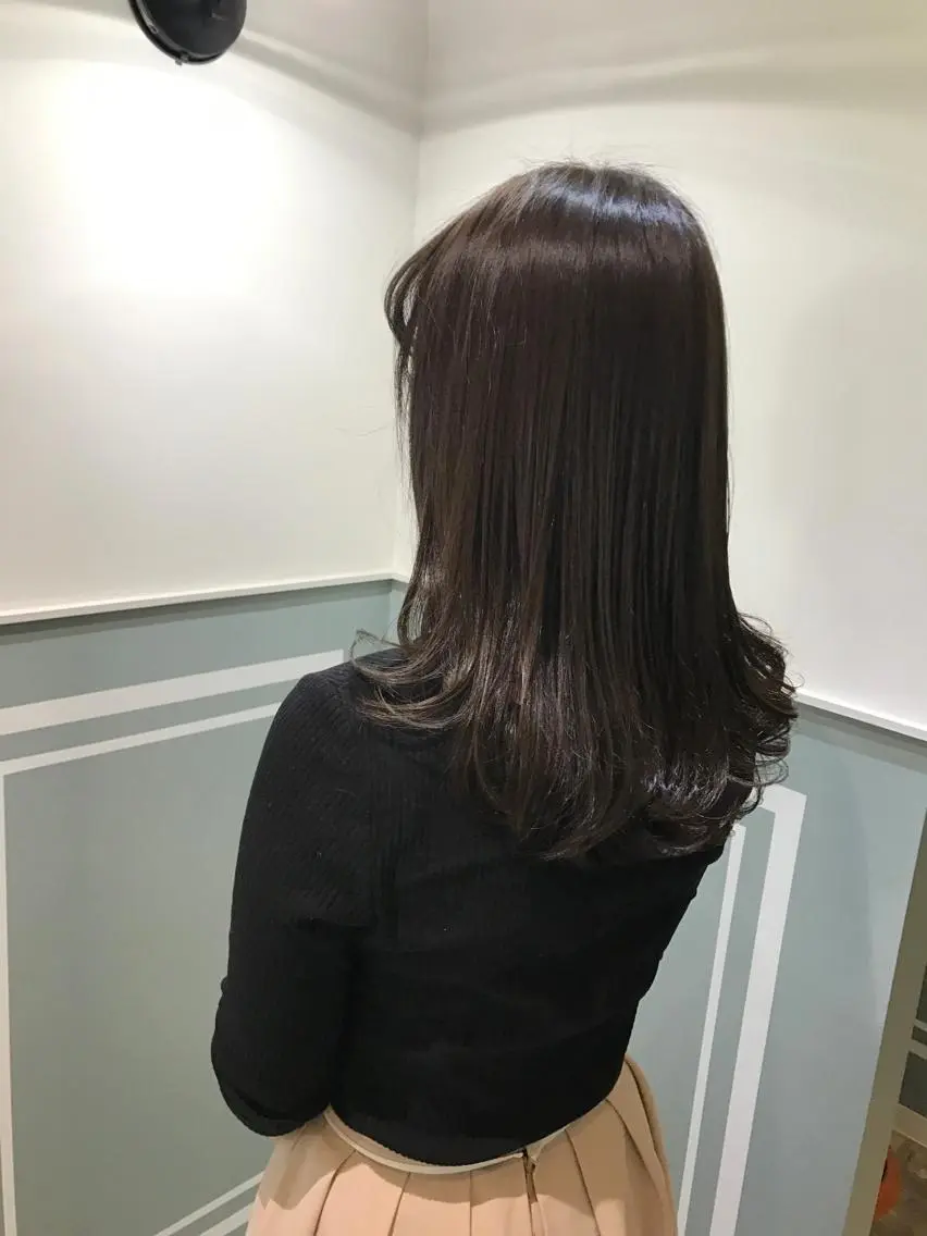 セミロング カラー アッシュ シルバー シルバーアッシュ ヤマナカ エリカのヘアスタイル