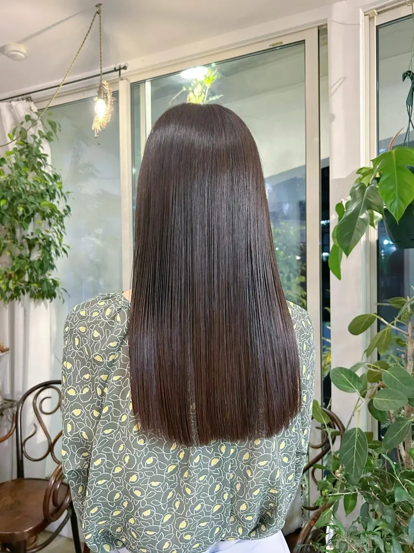 ロング ロング 谷澤 朋佳のヘアスタイル