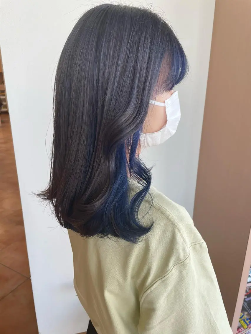 セミロング カラー ブルーカラー ヘアカラー トリートメント karen ☺︎のヘアスタイル