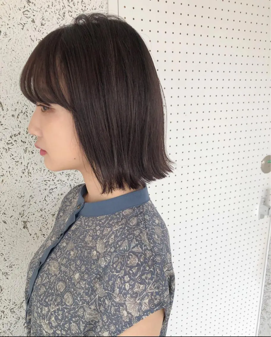 ミディアム カラー アッシュ ブリーチ 透明感カラー ラベンダーカラー ラベンダーアッシュ 石井 紫文のヘアスタイル