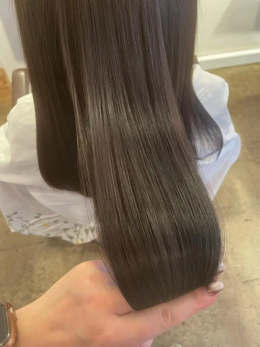 セミロング ヘアアレンジ ヘアカラー トリートメント 鴫原 亜弥のヘアスタイル