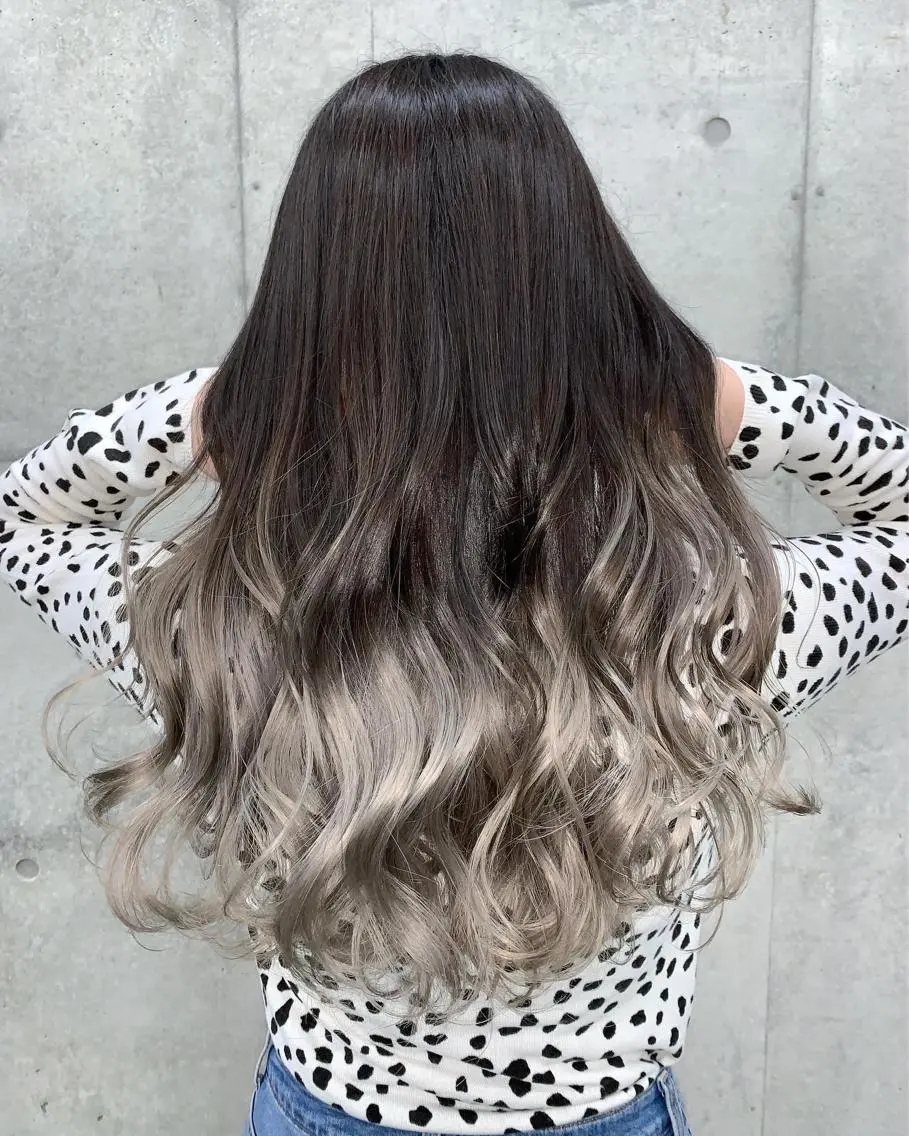 セミロング カット ヘアカラー トリートメント 山田 絵里菜のヘアスタイル