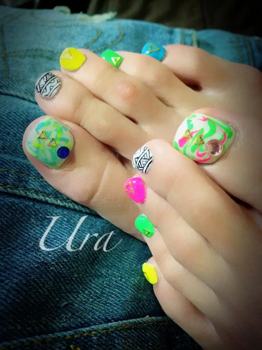 ネイル フットネイル 夏ネイル UrakoNail 《nail》のネイルデザイン