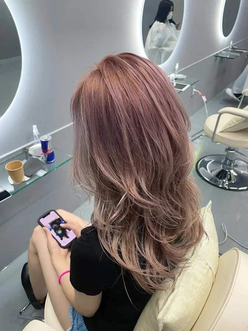 カラー ピンクカラー miu .のヘアスタイル
