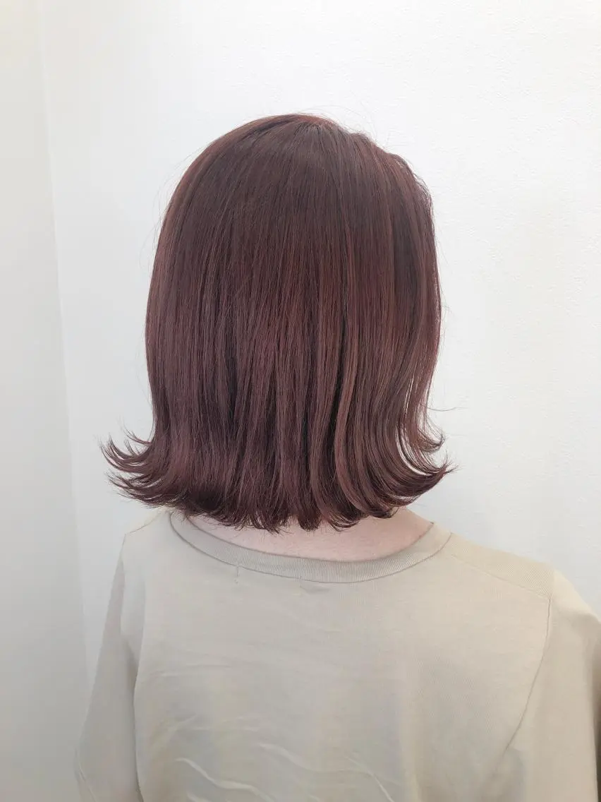 ミディアム レッドブラウン カット ヘアカラー トリートメント AKANE 【zina新宿】のヘアスタイル