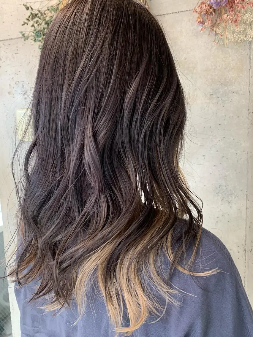 ロング カラー インナーカラー にった みずきのヘアスタイル