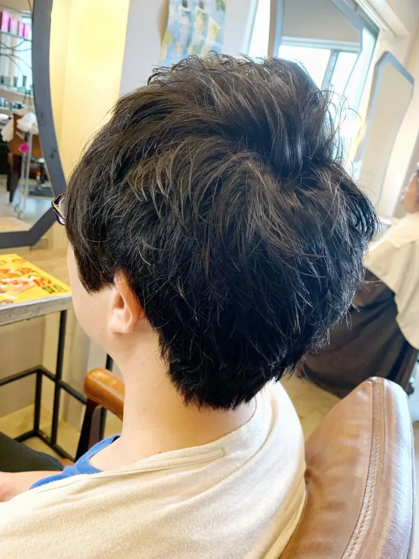 ショート ショートヘア ウルフカット 佐藤 美紅のヘアスタイル