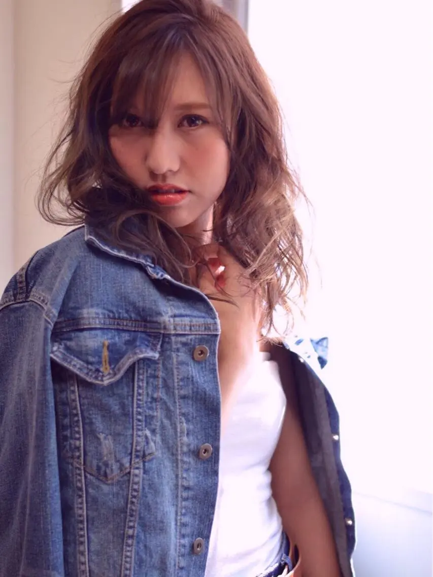 セミロング カラー 吉祥寺aivee 若手注目スタッフのヘアスタイル