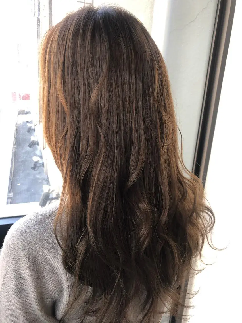 セミロング カラー 髪質改善&ブリーチ 伊勢 祐一郎のヘアスタイル