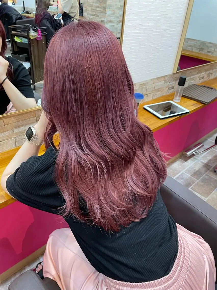 ロング カラー ピンクカラー ヘアカラー YUI/ ブリーチカラー🌷のヘアスタイル