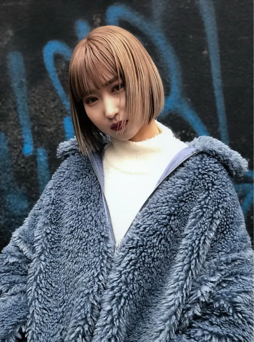 ショート カラー 切りっぱなしボブ ベージュカラー ブリーチ ブロンド ハイトーンカラー カット ヘアカラー VIRETTA 【ヴィレッタ】のヘアスタイル