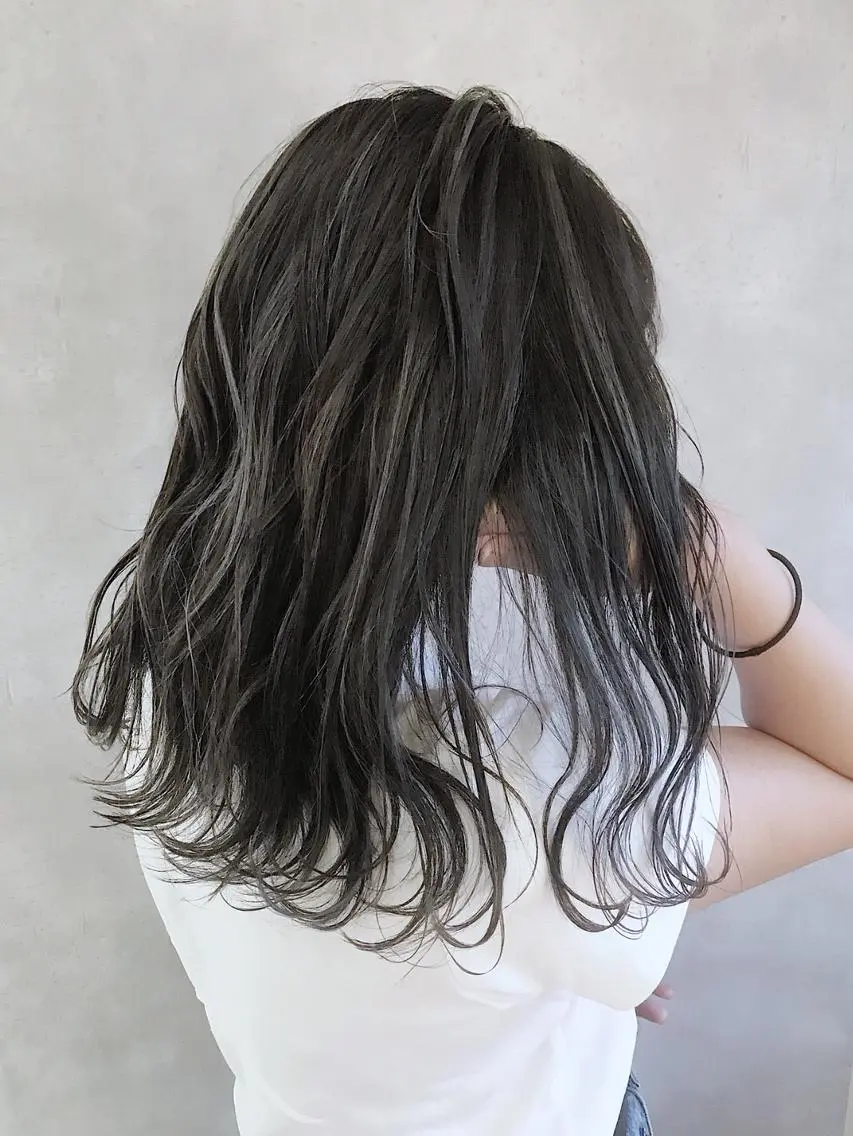 セミロング カラー アディクシーカラー ブリーチ ケアブリーチ ダブルカラー ハイライトカラー MOU namba ムウナンバのヘアスタイル