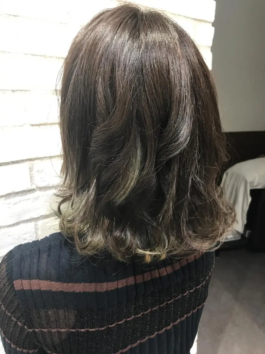 ショート カラー ブルーカラー インナーカラー シルバー Ash 戸田公園店のヘアスタイル